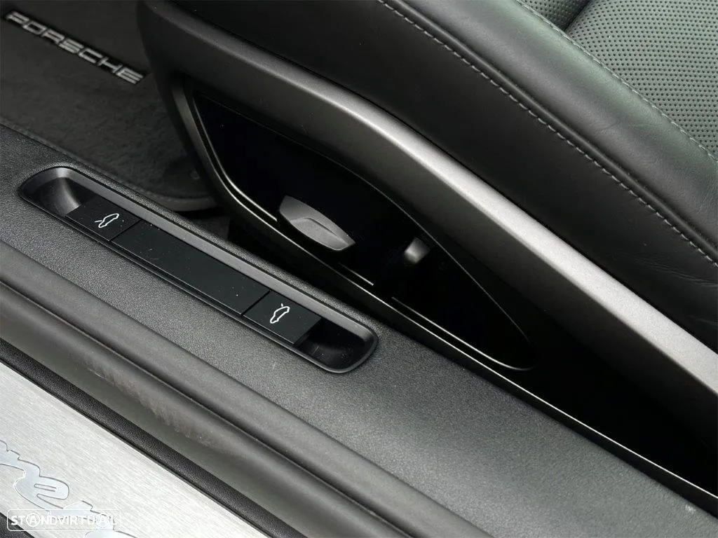 Porsche 911 (992) Carrera 4S Cabriolet PDK - 18