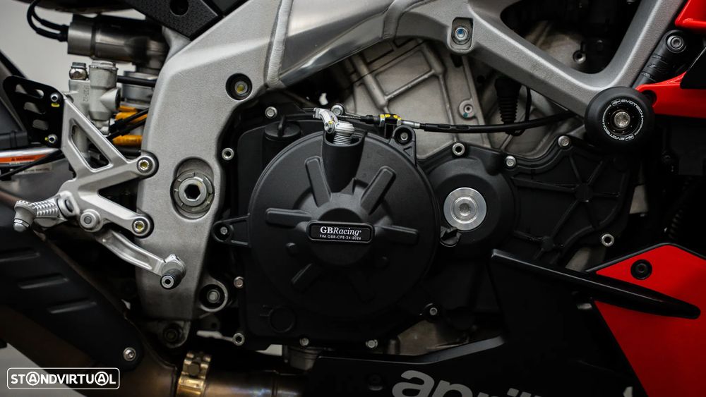 Aprilia Tuono V4 FACTORY - 11