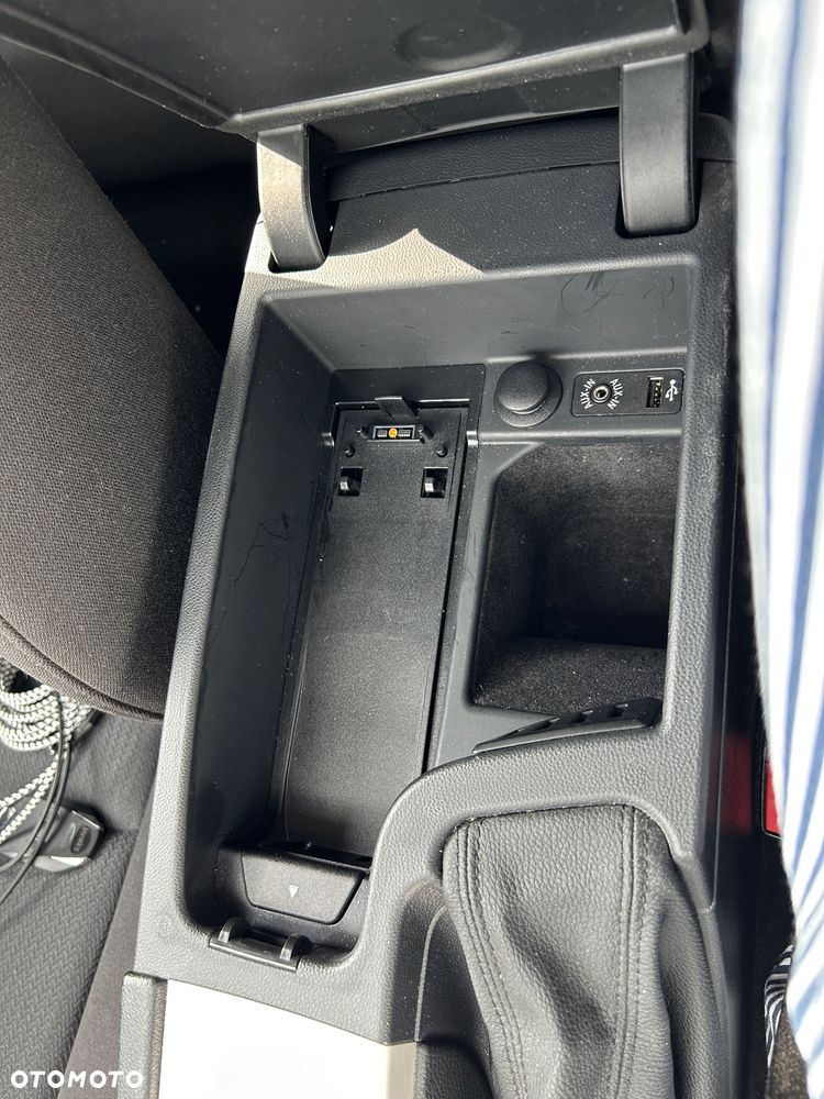 BMW Seria 3 318d - 17
