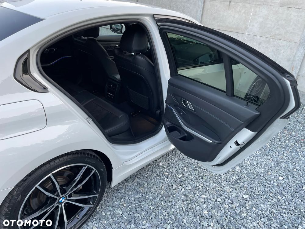 BMW Seria 3 320d Edition M Sport Shadow - 20
