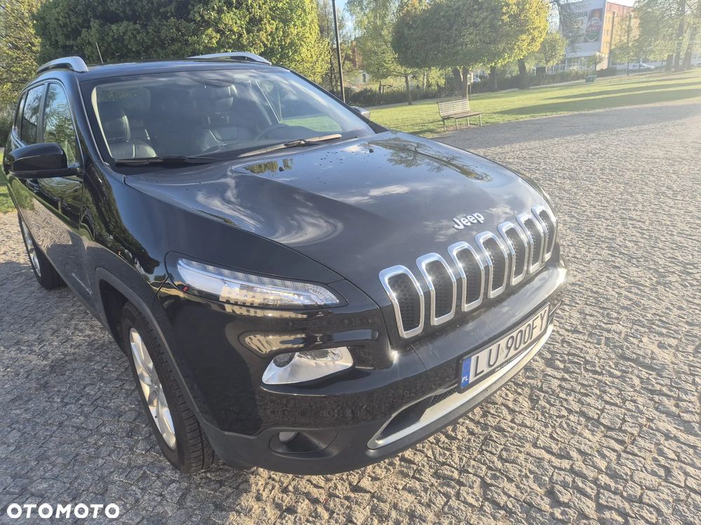 Jeep Cherokee - 36