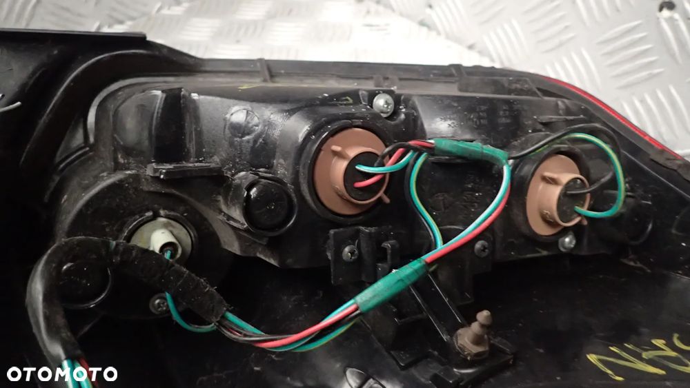 LAMPA PRAWY TYŁ NISSAN JUKE - 6