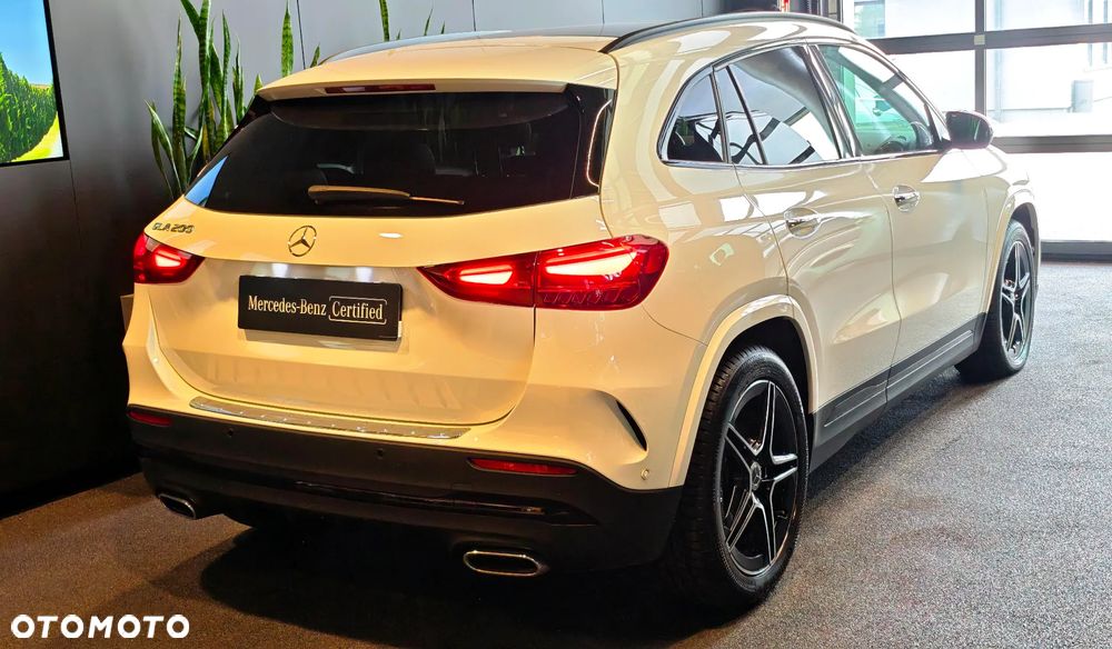Mercedes-Benz GLA 200 AMG Line - 5