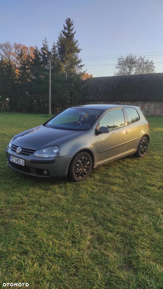 Volkswagen Golf 1.6 FSI Comfortline - 2