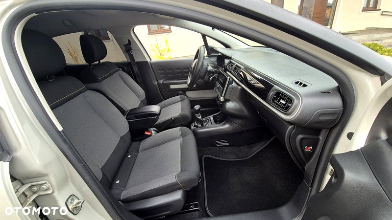 Citroën C3 1.2 PureTech Shine - 29