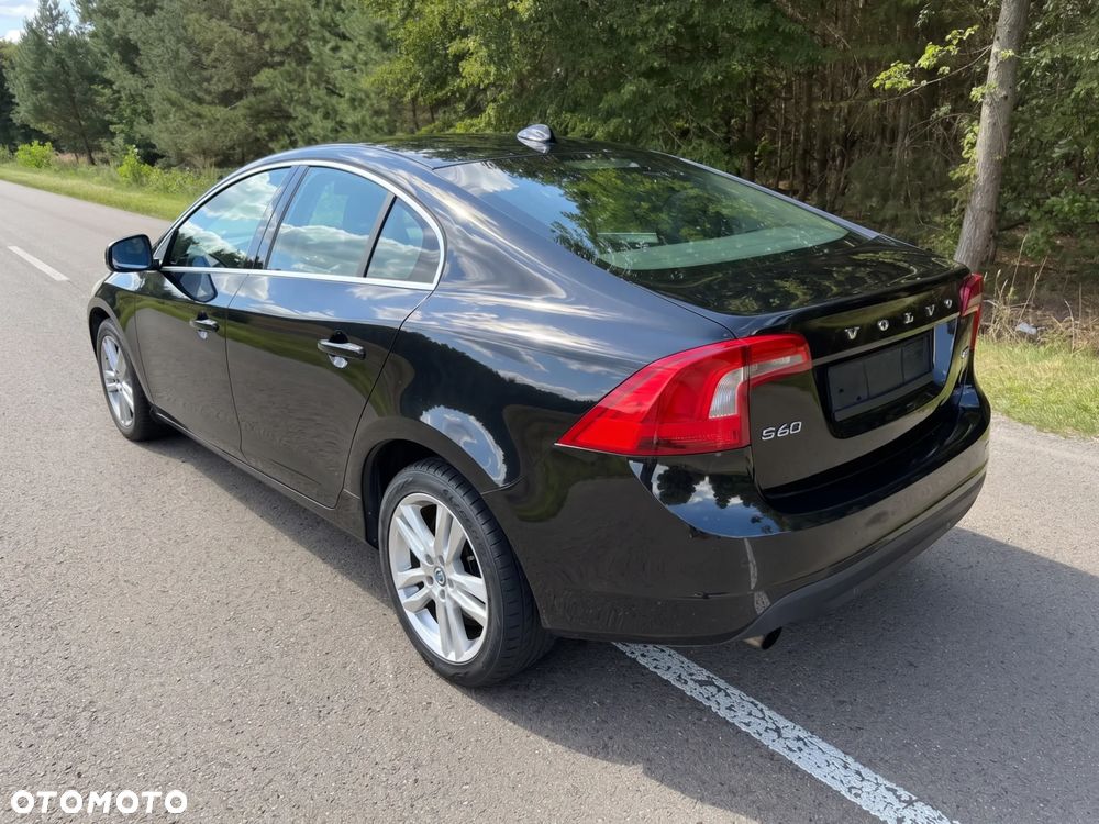 Volvo S60 D2 Momentum - 4