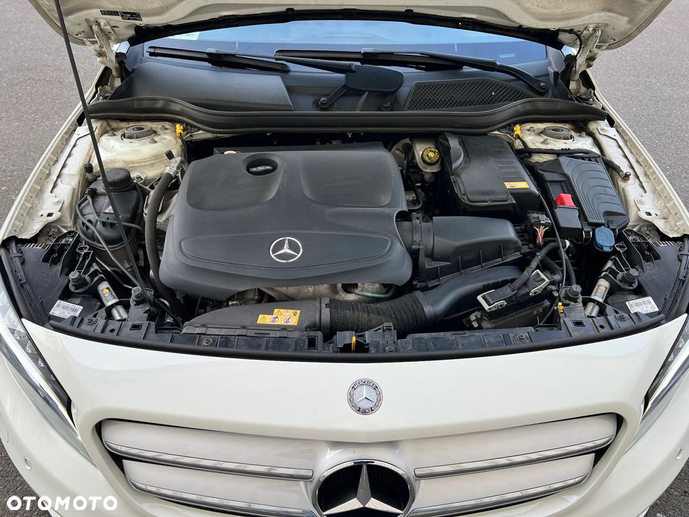 Mercedes-Benz GLA 200 7G-DCT AMG Line - 35