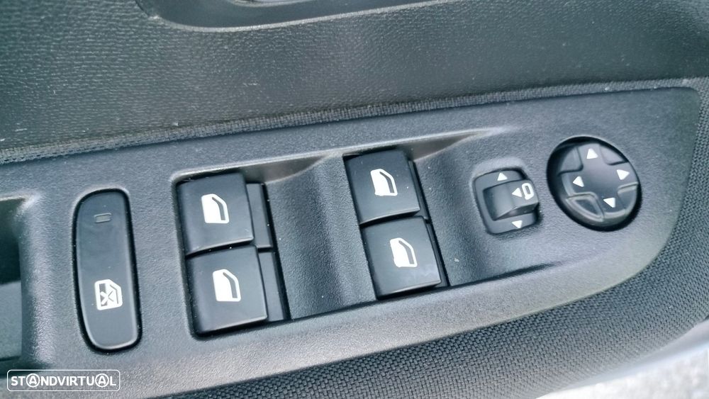 Peugeot 208 PureTech 100 EAT8 Active Pack - 22