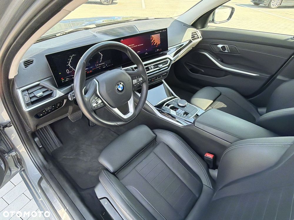 BMW Seria 3 320i - 13