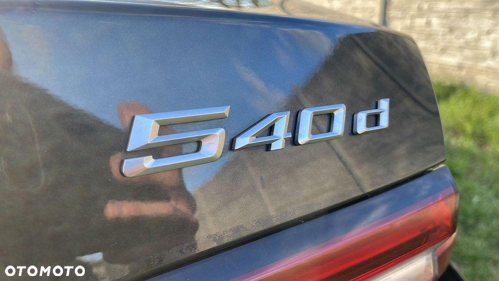 BMW Seria 5 540d xDrive - 38
