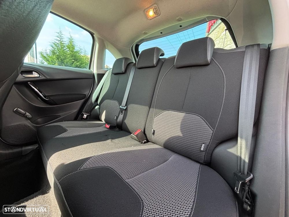 Citroën C3 1.2 PureTech Attraction - 18