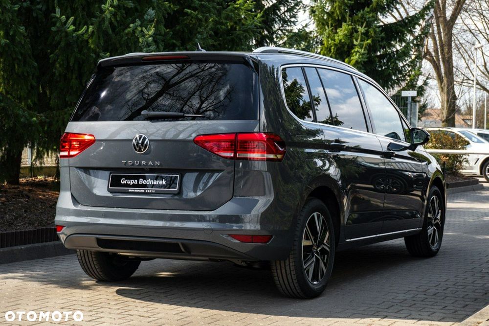 Volkswagen Touran - 10