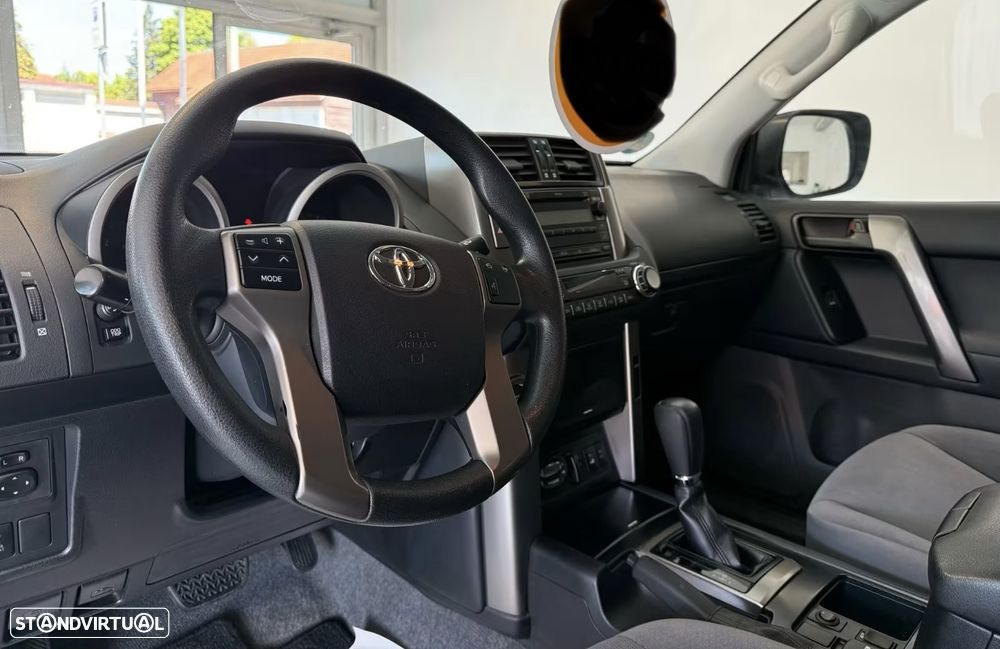 Toyota Land Cruiser - 9