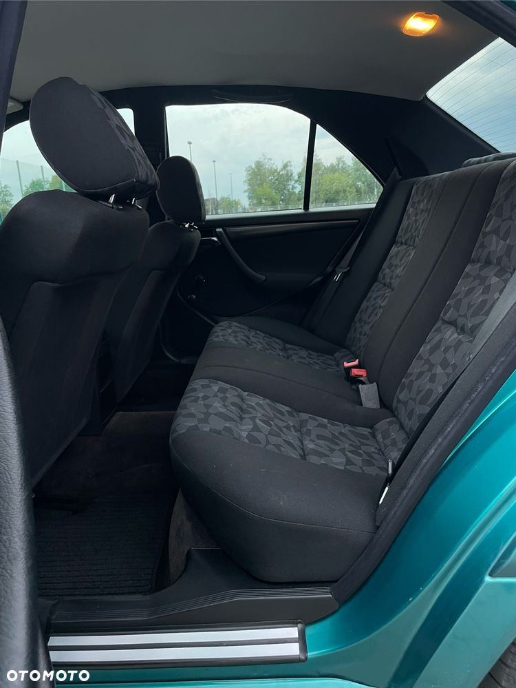 Mercedes-Benz Klasa C 220 T CDI Classic - 27