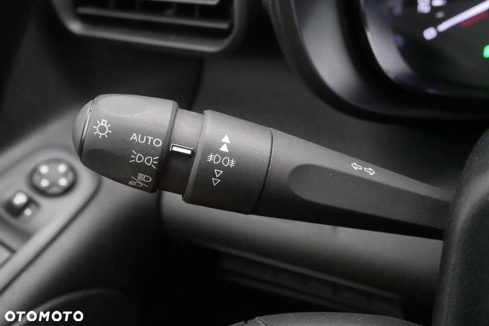 Citroën Berlingo M 1000kg 1.5 Bluehdi 102KM S&S M6 Właścicielem pojazdu jest Ayvens Financial Services Polska - 21