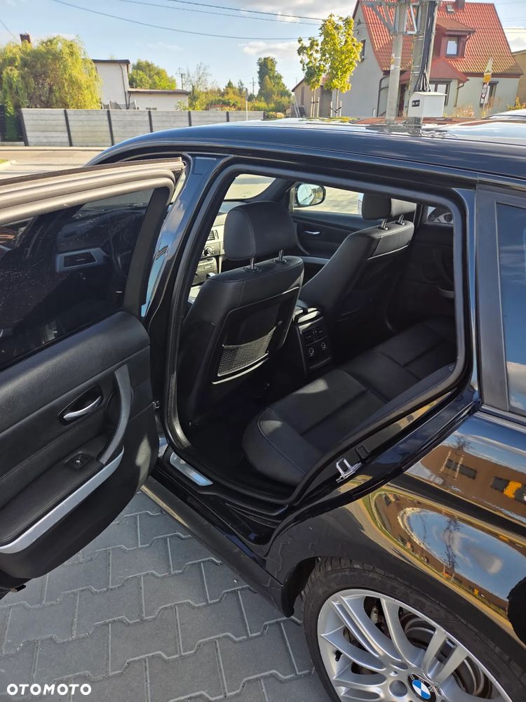 BMW Seria 3 320d DPF Touring - 13
