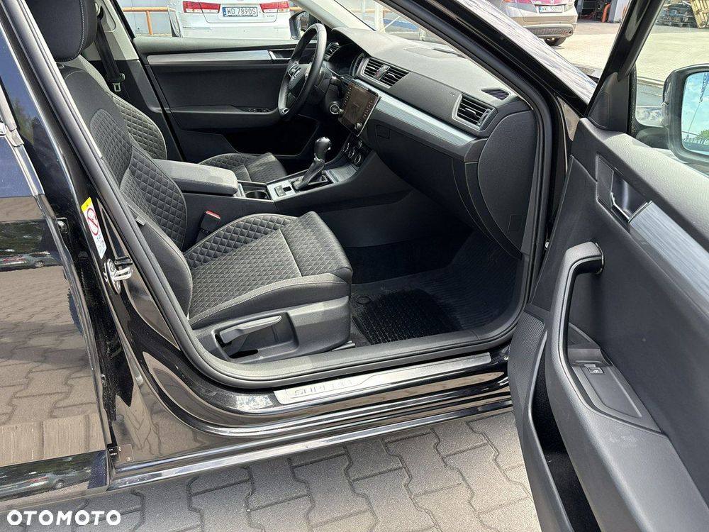 Skoda Superb 2.0 TDI SCR Ambition DSG - 17