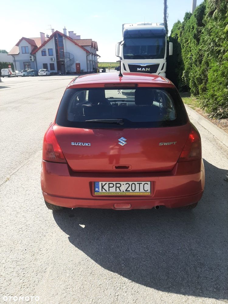 Suzuki Swift - 4