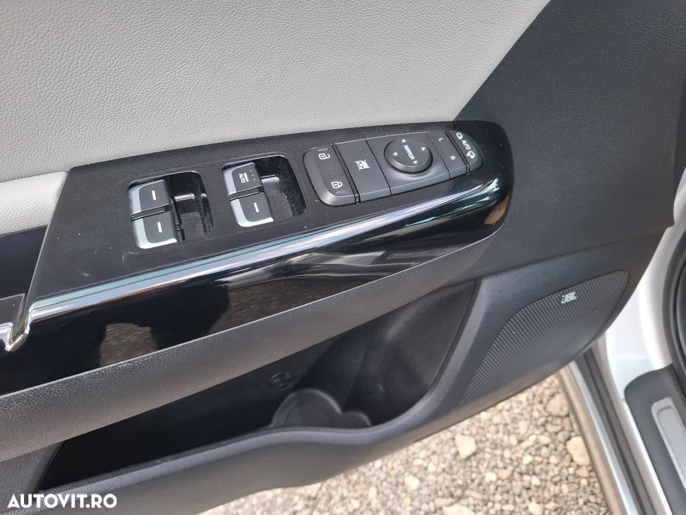 Kia Sportage 2.0 CRDI AWD Fifa World Cup Edition - 28