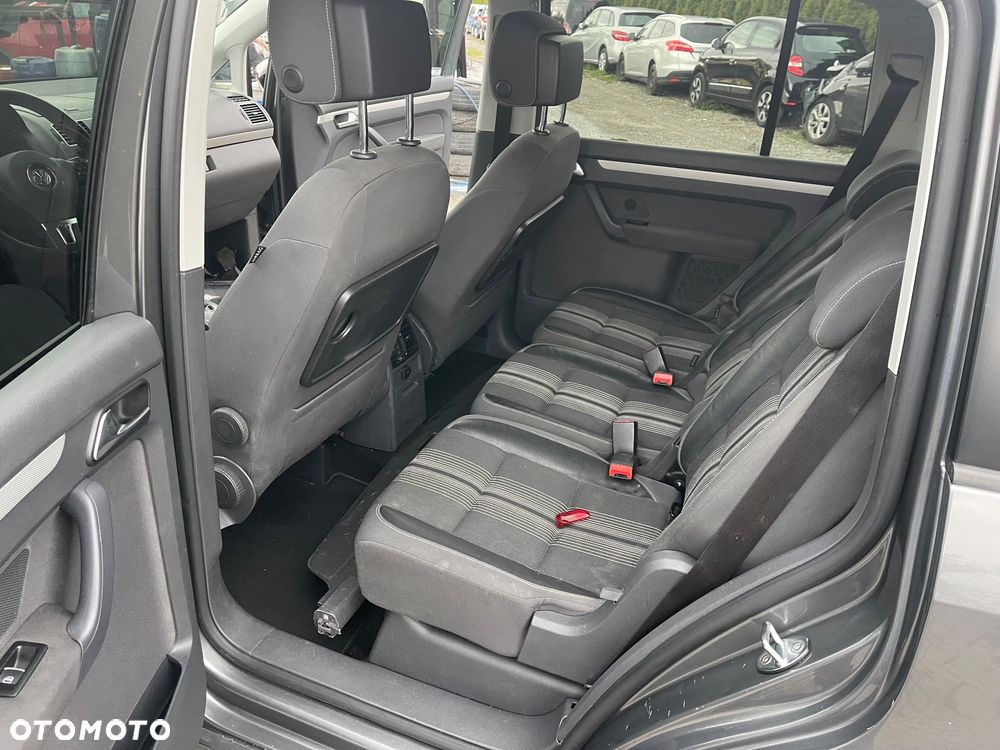 Volkswagen Touran 2.0 TDI DPF DSG MATCH - 19