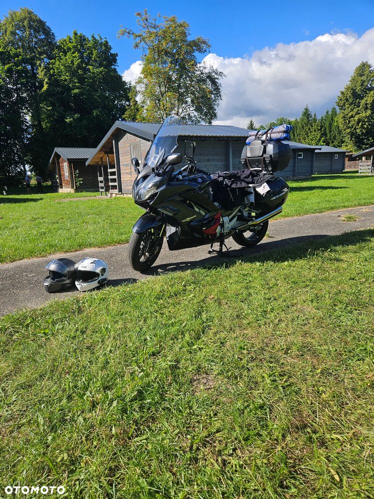 Yamaha FJR - 8