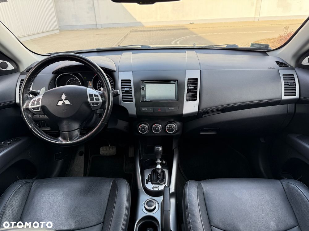 Mitsubishi Outlander 2.2 DI-D 4WD TC-SST Instyle - 29