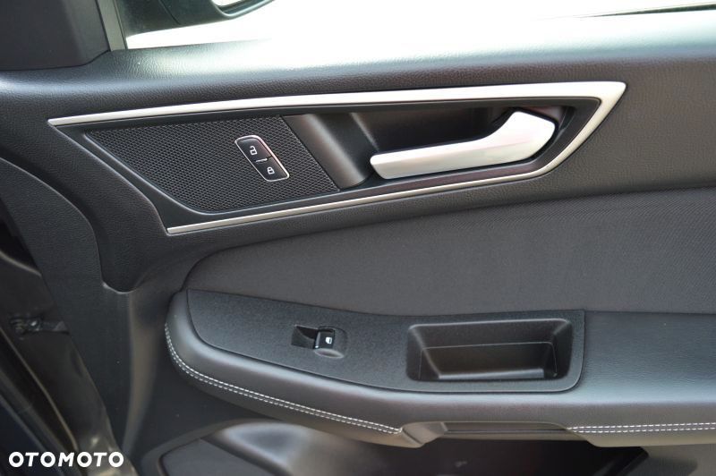 Ford S-Max - 32