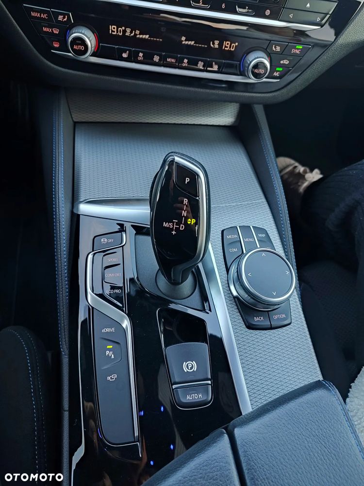 BMW Seria 5 530e iPerformance M Sport sport - 29