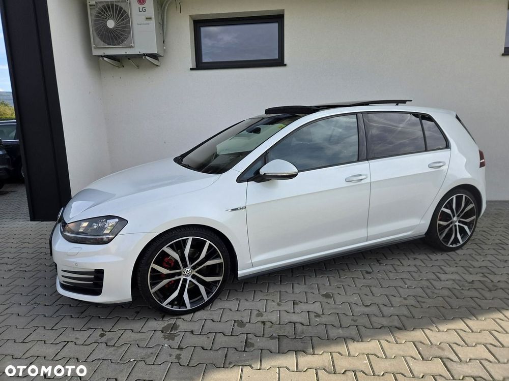 Volkswagen Golf - 17