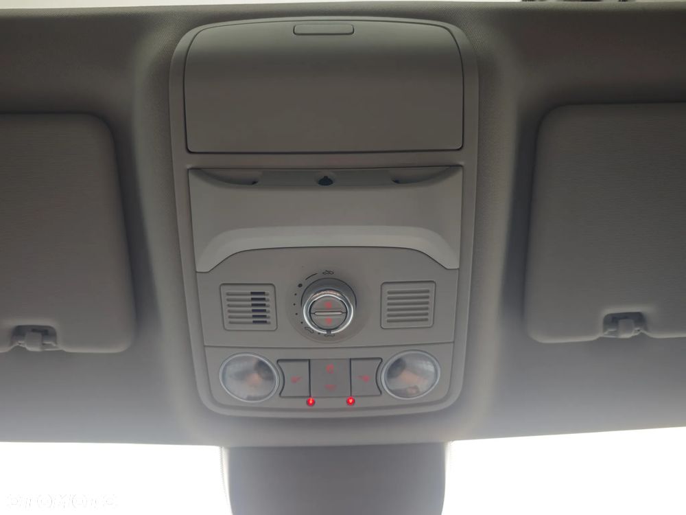 Volkswagen Sharan 2.0 TDI DSG BlueMotion Technology Cup - 37