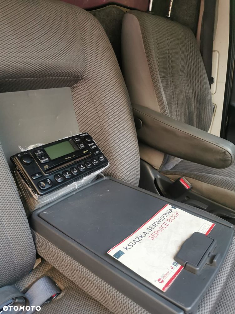 Toyota HIACE - 8
