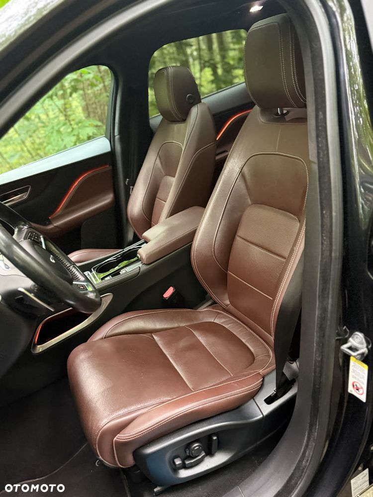 Jaguar F-Pace 3.0 V6 AWD S - 8