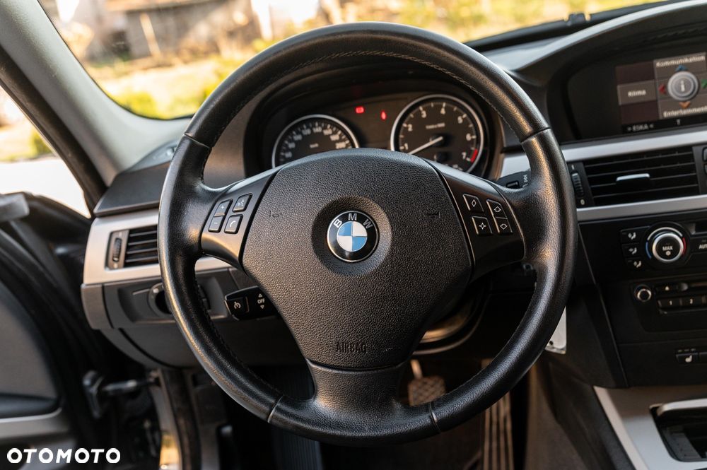 BMW Seria 3 - 34