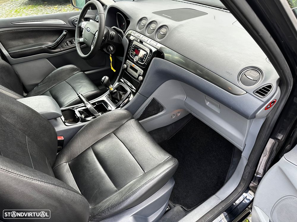 Ford S-Max 1.8 TDCi Titanium 7L - 24