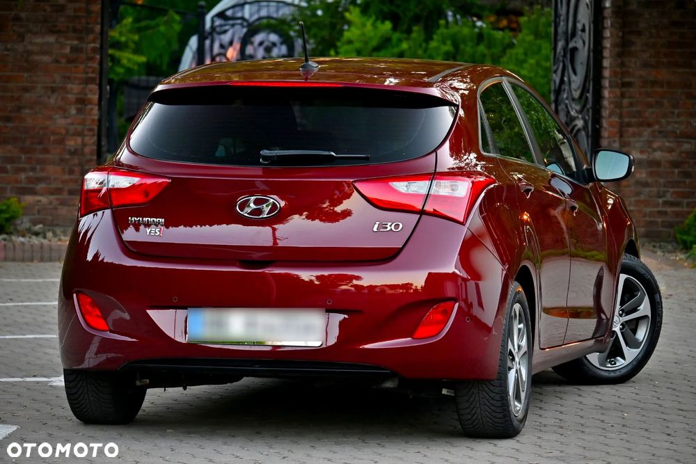 Hyundai i30 blue 1.6 GDI YES Gold - 12