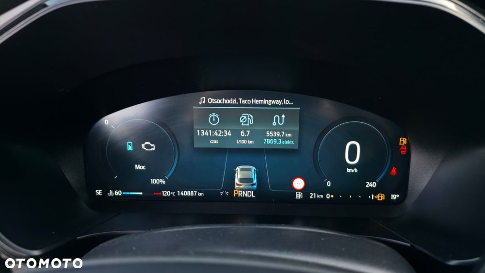 Ford Kuga - 21