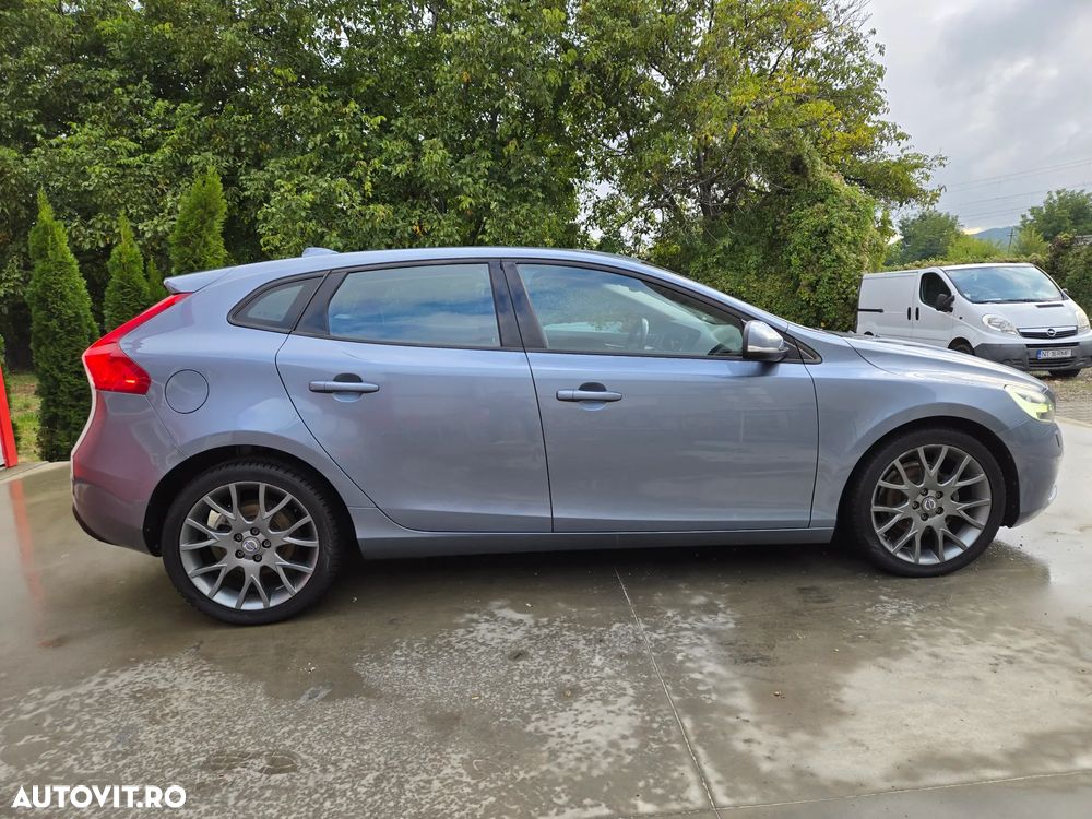 Volvo V40 D2 - 13