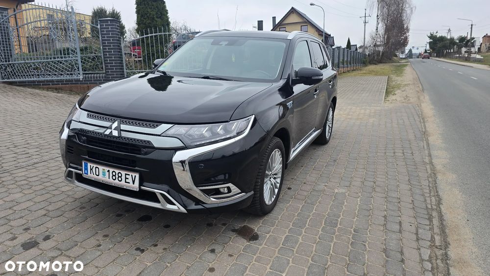 Mitsubishi Outlander - 3