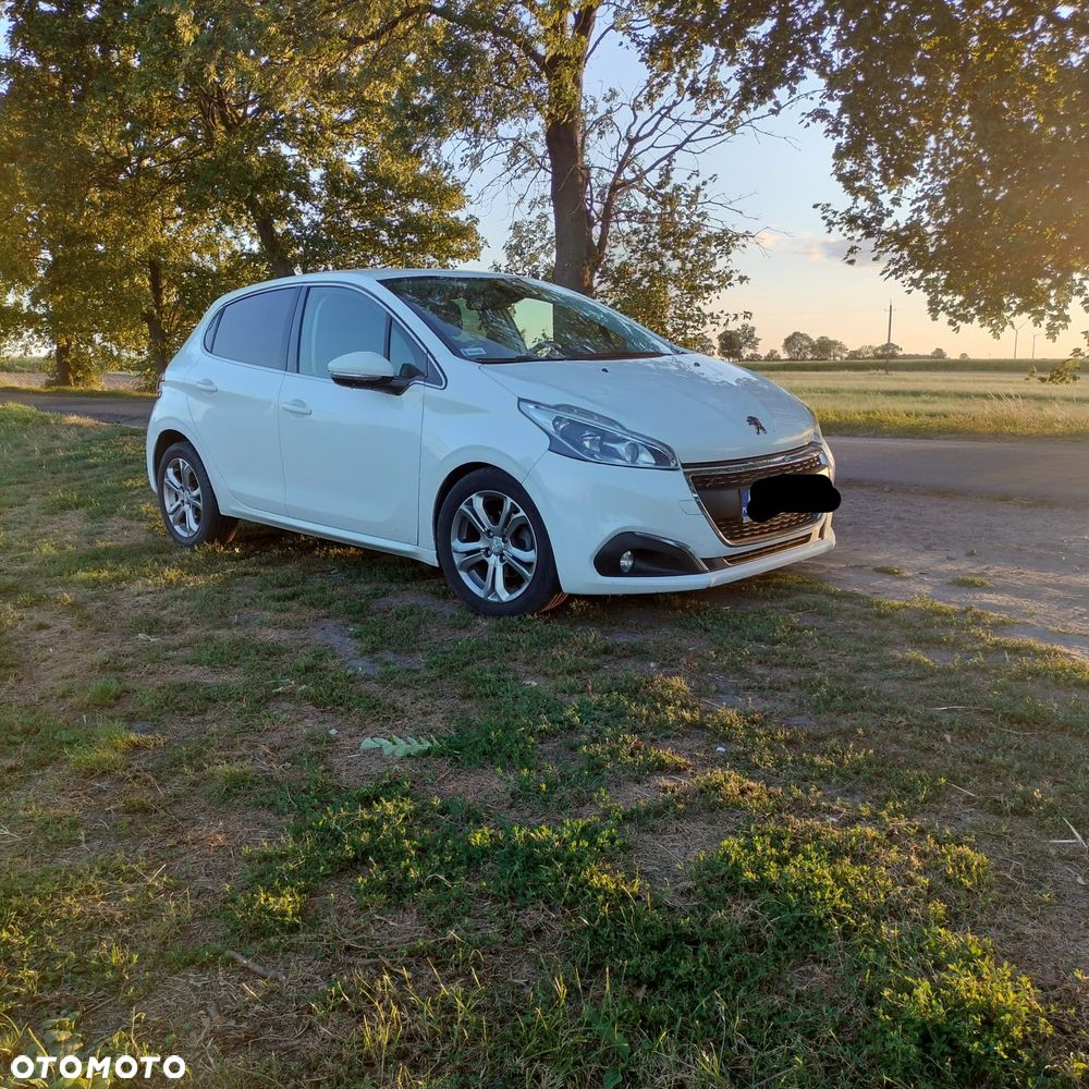 Peugeot 208 - 3