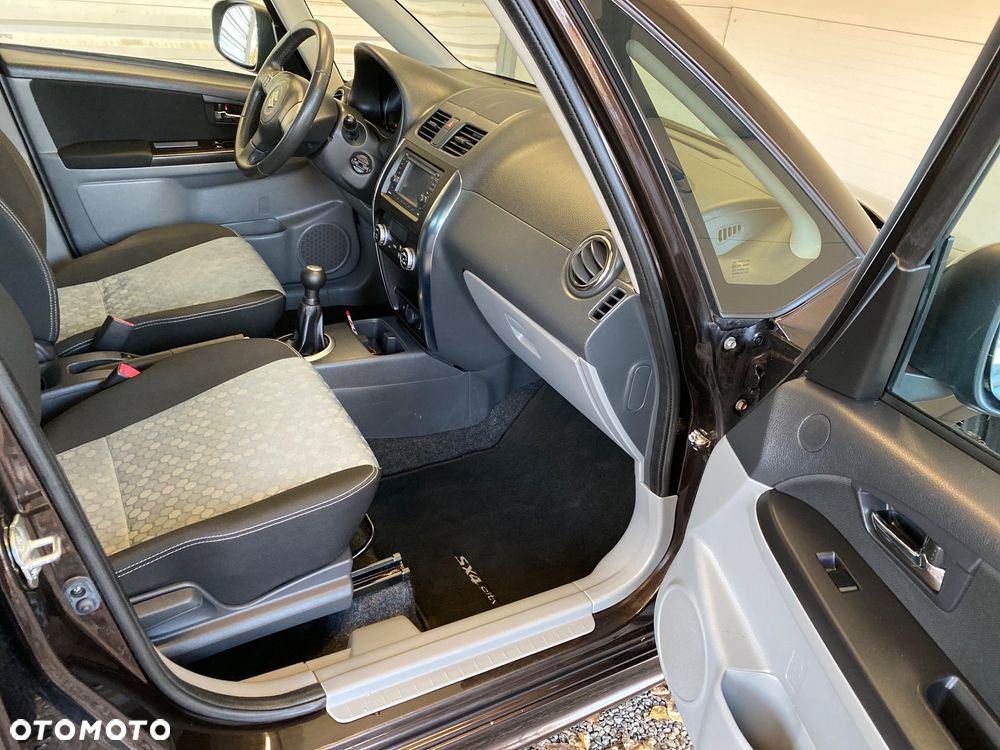Suzuki SX4 1.6 Premium - 12