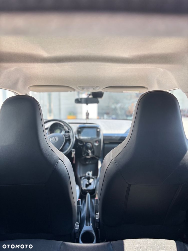Toyota Aygo x.shift x-play connect - 14