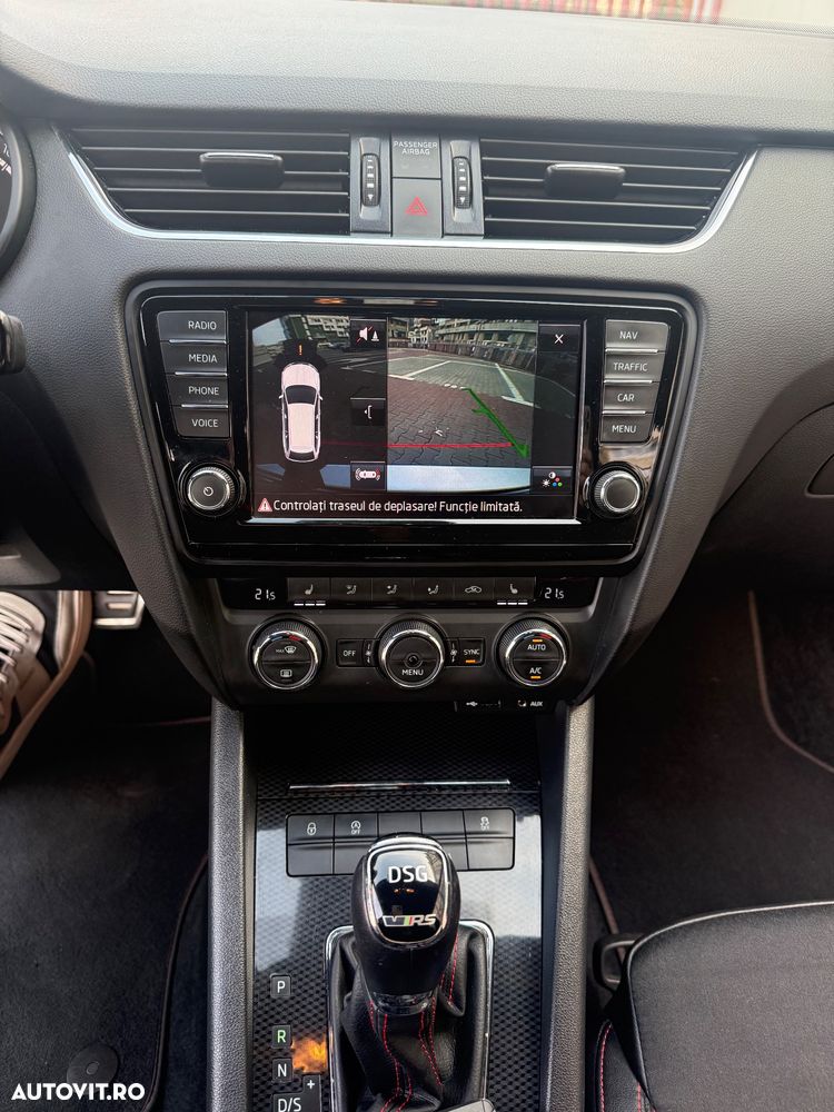 Skoda Octavia 2.0 TDI DSG RS - 26