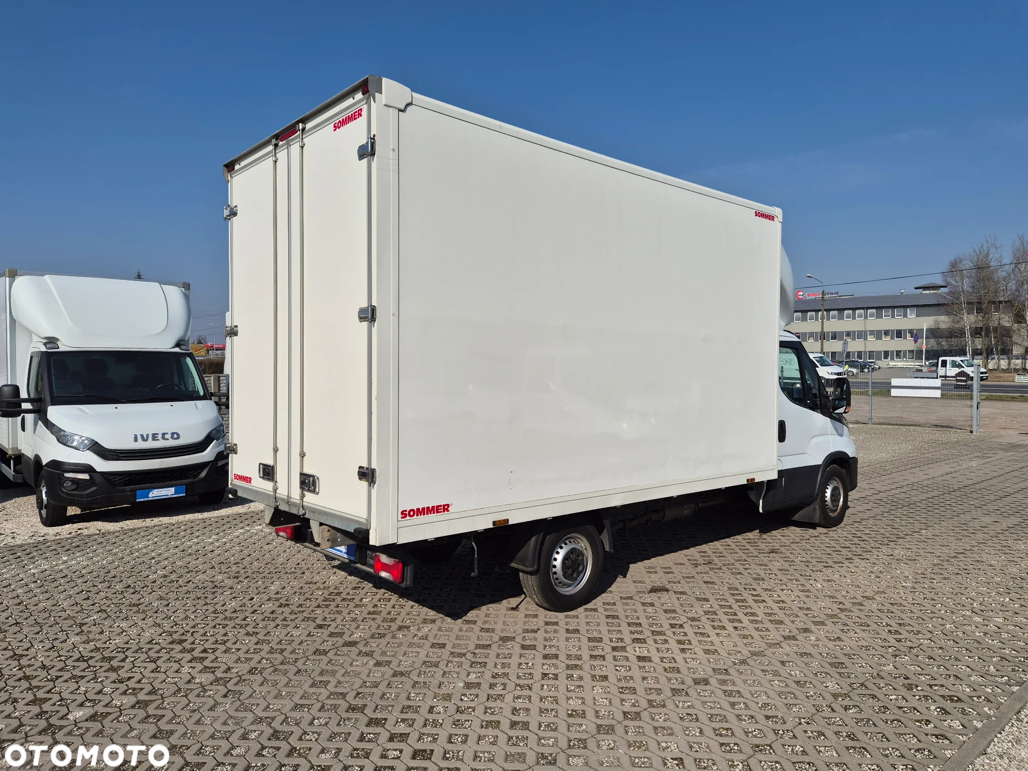 Iveco Daily 35S14 Hi-Matic, kontener 8PAL, klimatyzacja - 5