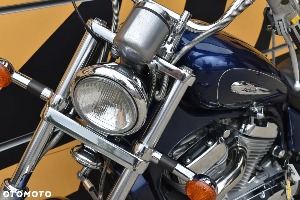 Suzuki Intruder - 24