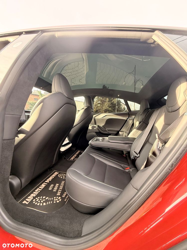 Tesla Model S - 13