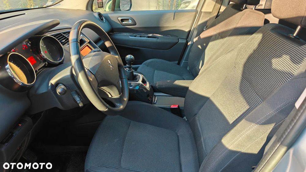 Peugeot 5008 1.6 THP Active 7os - 10