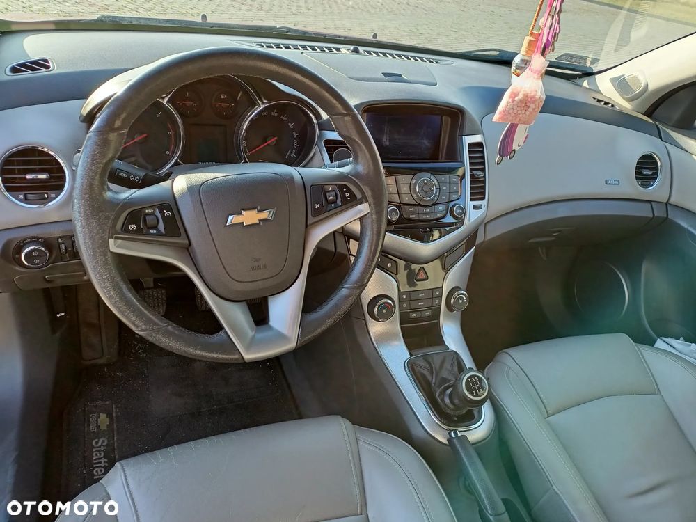 Chevrolet Cruze ver-2-0-lt - 9