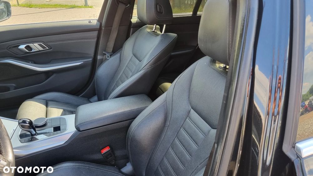 BMW Seria 3 320d Luxury Line Purity sport - 19