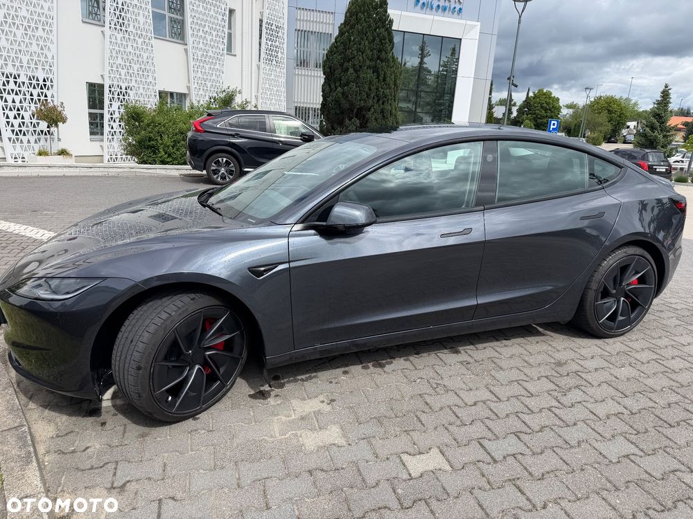Tesla Model 3 AWD - 10