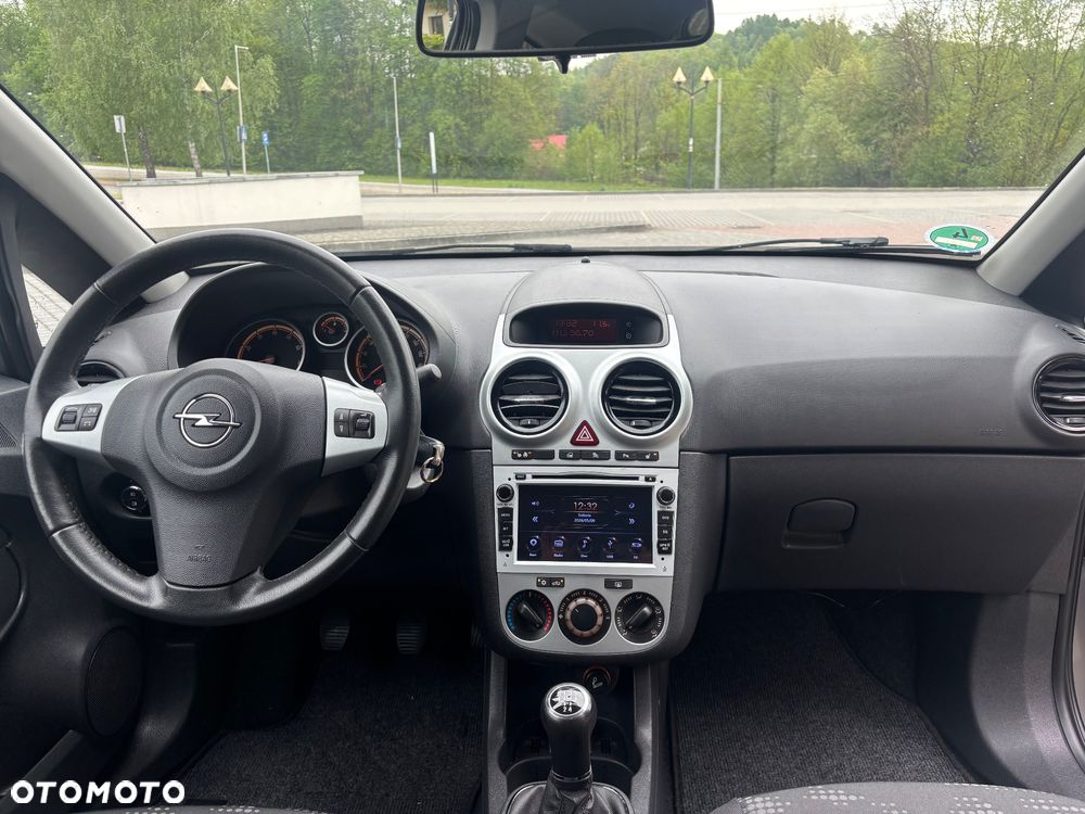 Opel Corsa 1.4 16V Satellite - 18